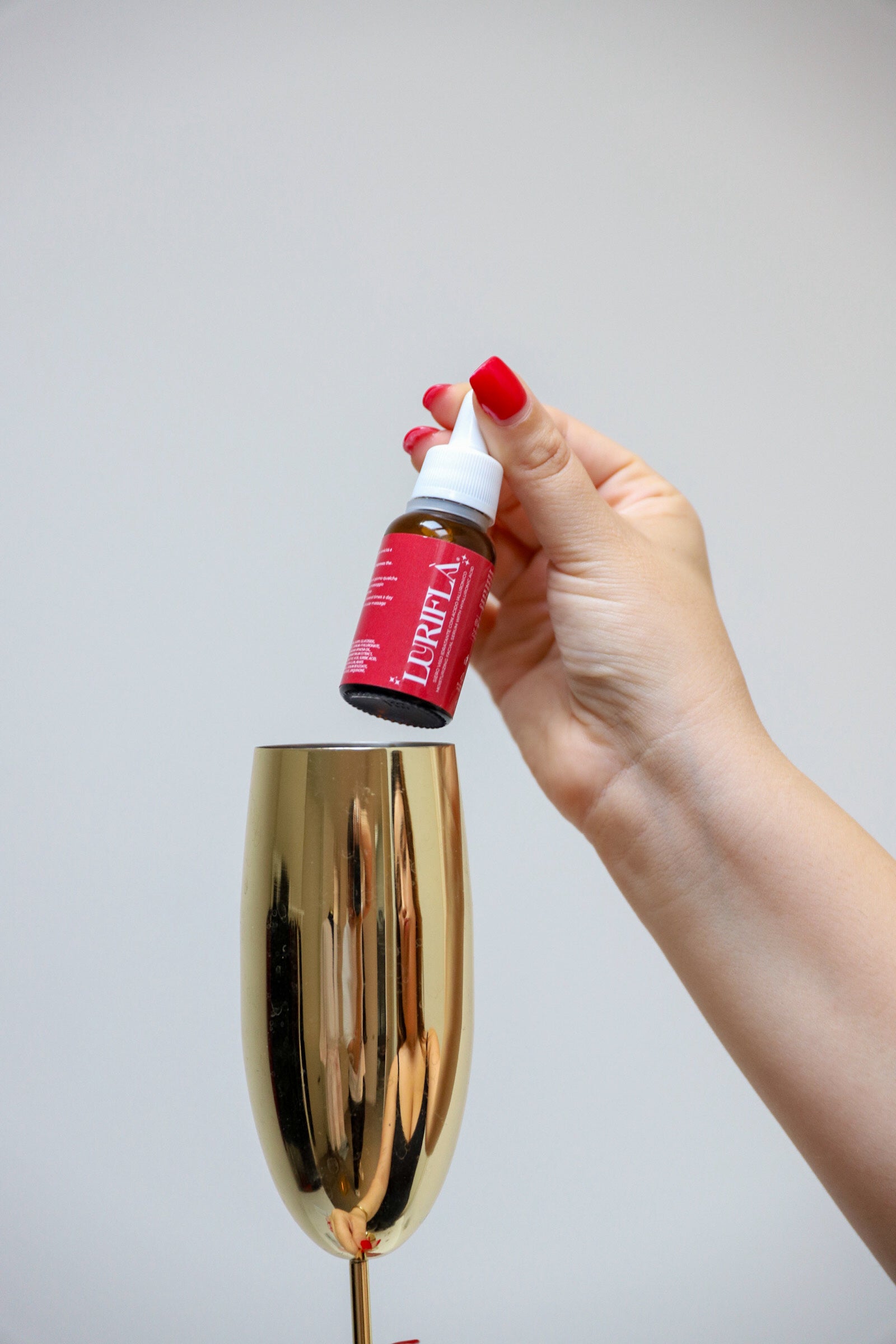 SIERO VISO IDRATANTE CON ACIDO IALURONICO