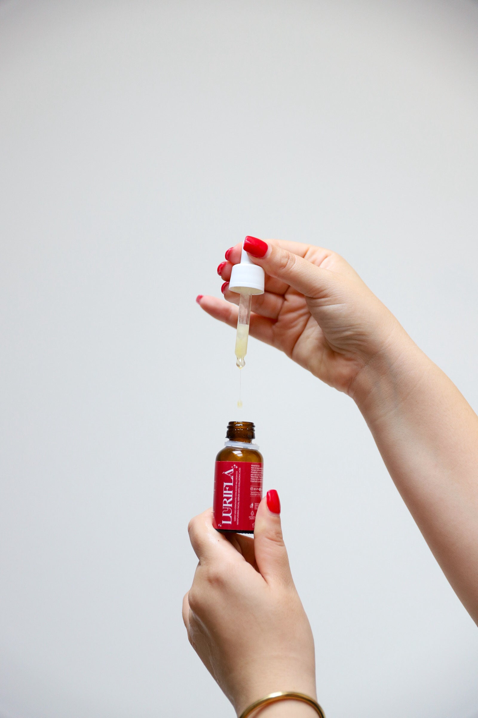 SIERO VISO IDRATANTE CON ACIDO IALURONICO